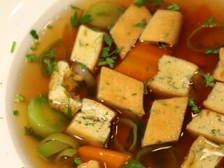 Wild-Kräuterschöberlsuppe