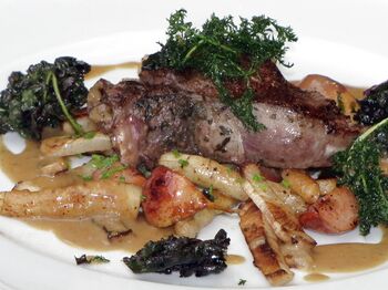 Hirschrücken mit Zuckerwurzgemüse