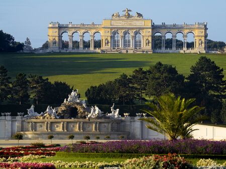 Neptunbrunnen und Gloriette in Schönbrunn