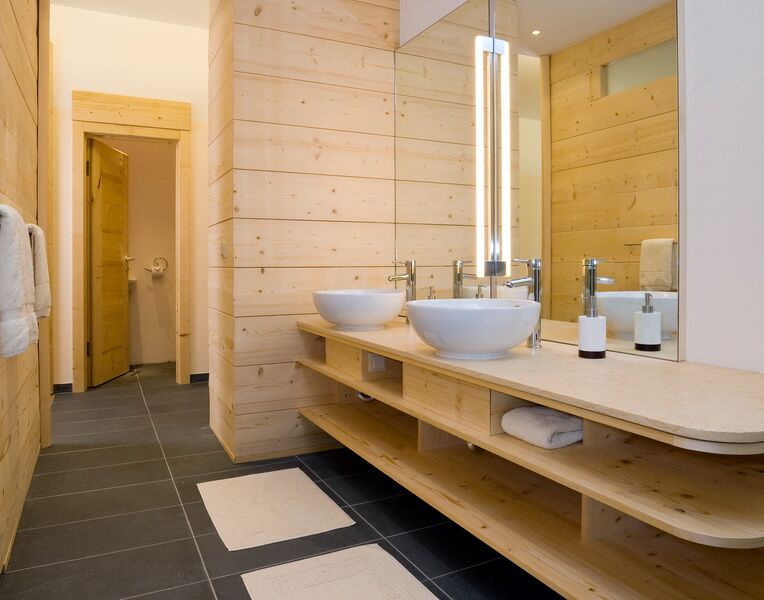 Datei:SD Bad Zimmer 103quer.jpg