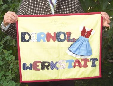 Dirndlwerkstatt- Text auf Stoff