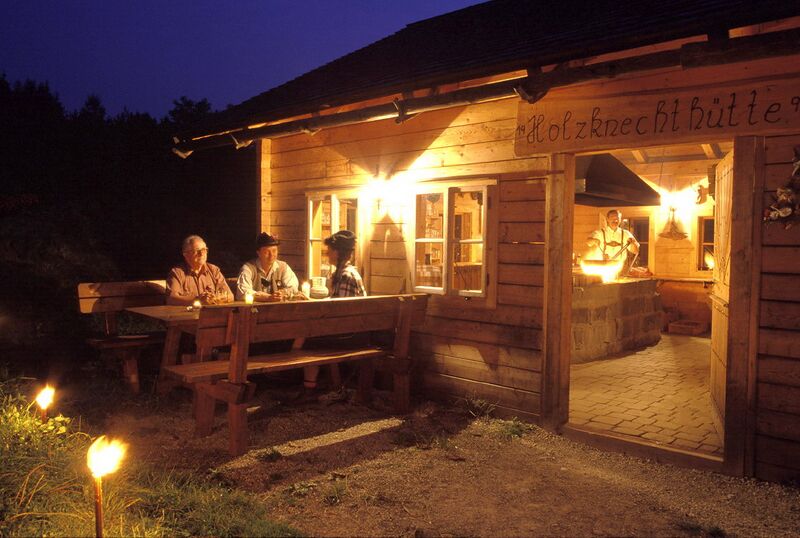 Datei:Holzknechthütte Abends FF.jpg